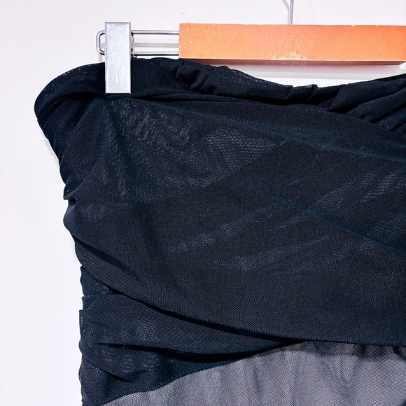 CHARLOTTE RUSSE Black fitted strapless dress with mesh - Picture 3 of 8